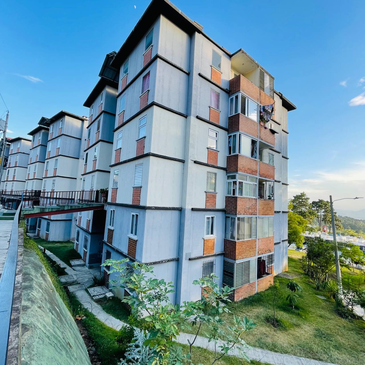 Apartamento en renta y/o venta Condominio Las Vistas Zona 10 SCP