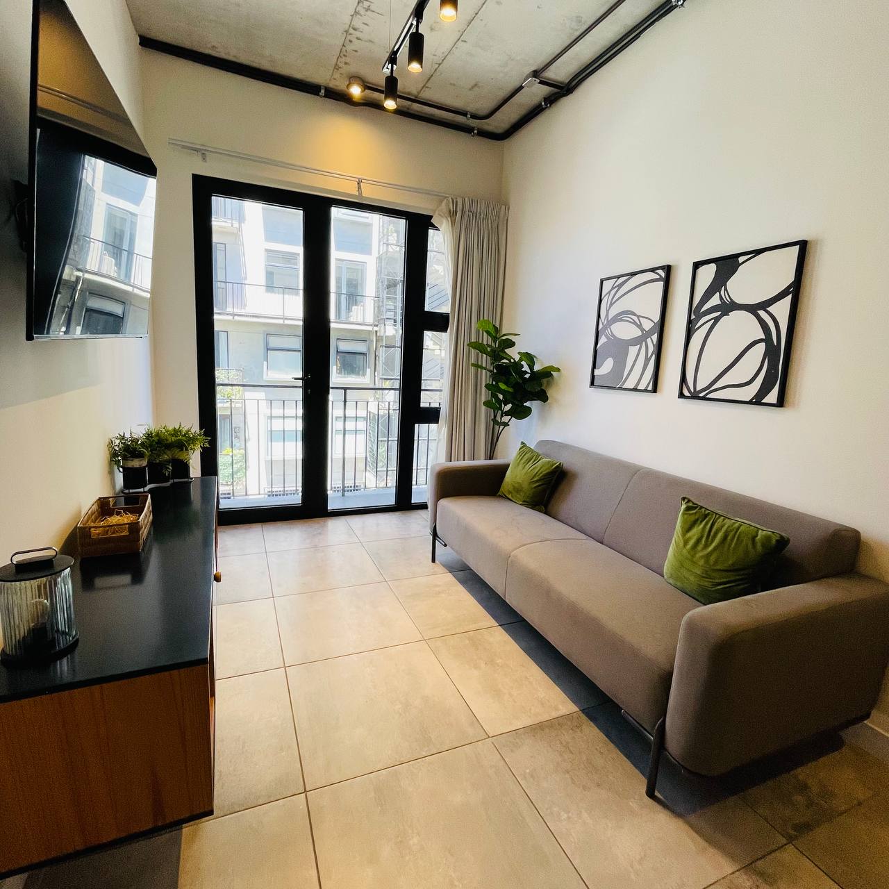 Apartamento Amueblado en Renta en Edificio Silk 4 - foto 1