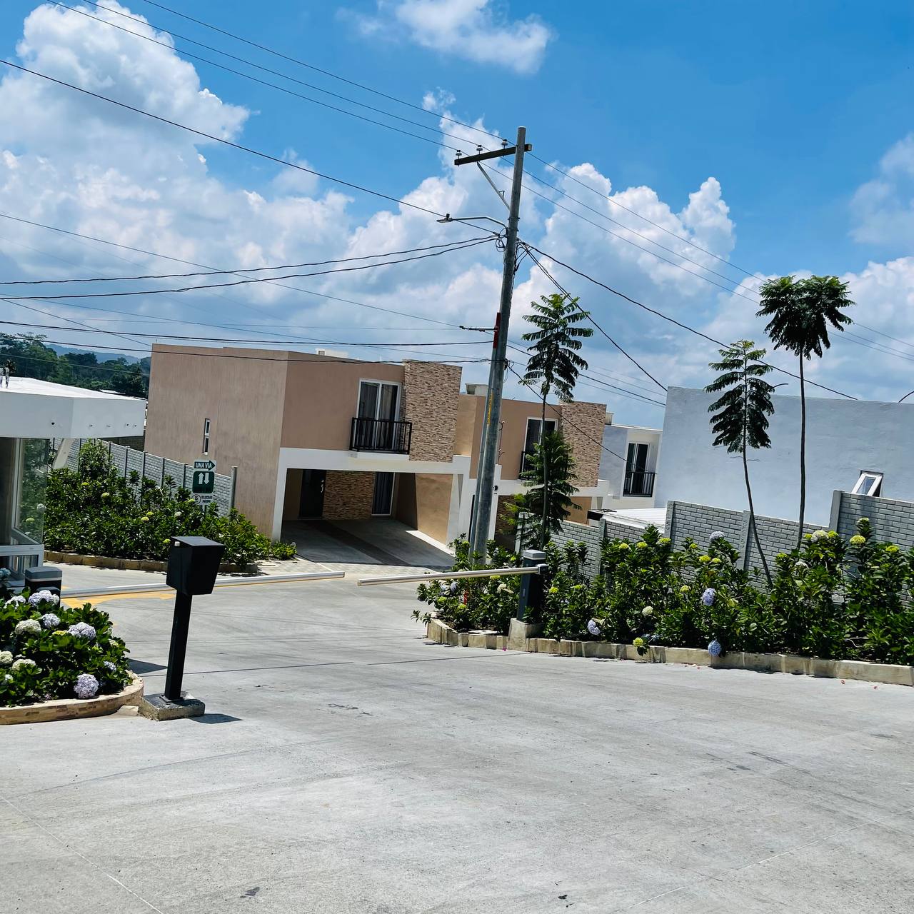 Casa en Renta en Condominio Altos de Village 2